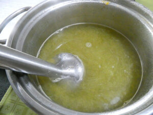 frullare le verdure del brodo